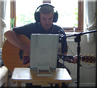 Peter O'Brien playing his Taylor 615